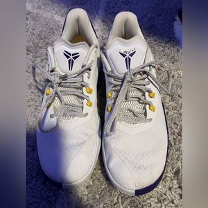 Kobe Bryant Mamba Fury Men’s Basketball shoes. Size 8